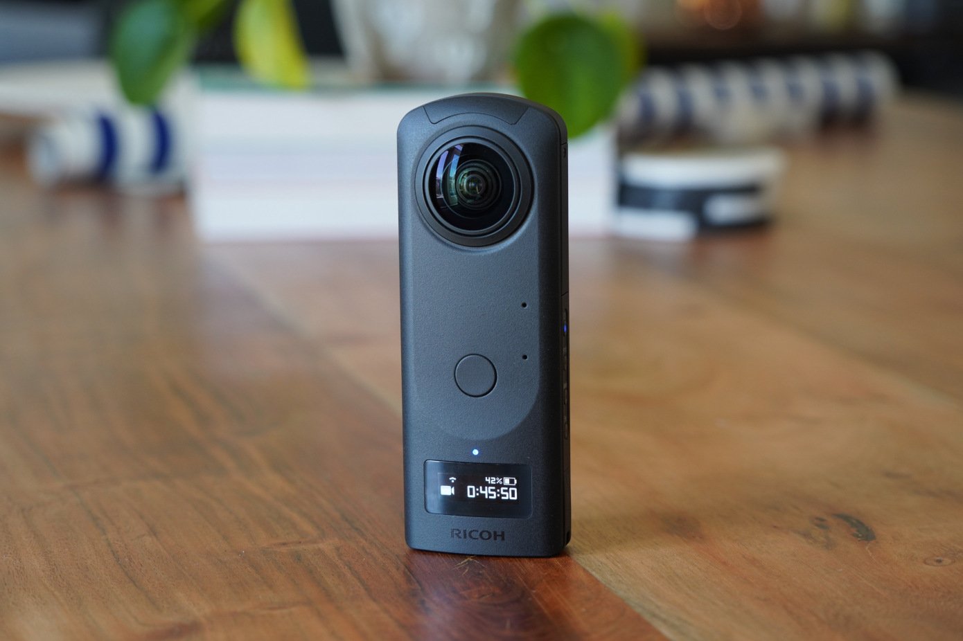 What are the pros and cons of a 360 degree camera? Know more before you buy  one! l RICOH360 Blog